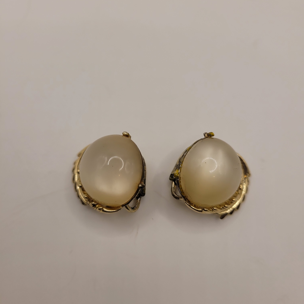 Elegant Gold and Cream Clip-On Earrings
